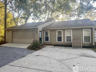 Main picture of 620 N Beau Chene Dr