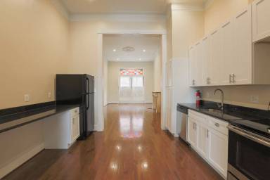 Main picture of 2116 Saint Paul St