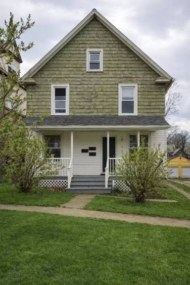 Main picture of 818 Broad St