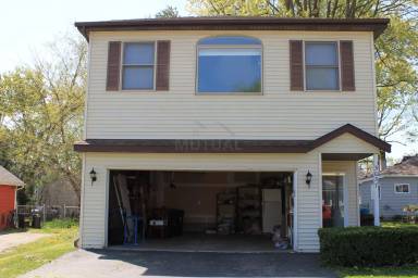Main picture of 3057 Moss St