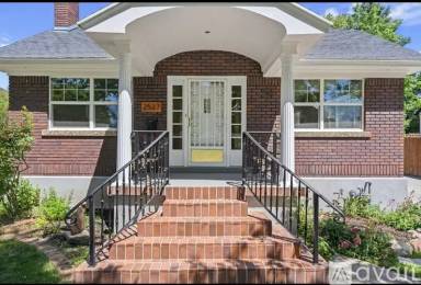 Main picture of 2527 S Alden St