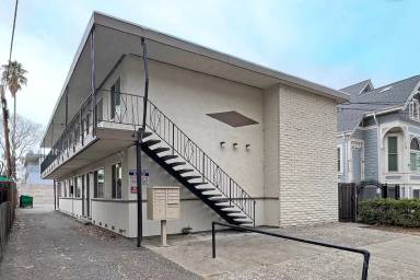 Main picture of 67 S 9th St