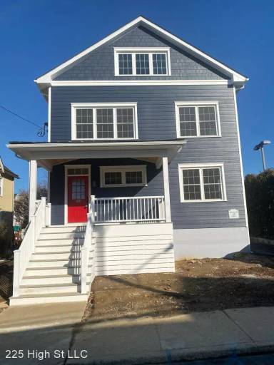 Main picture of 30 Holland Ave