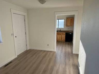 Main picture of 300 Park Ave