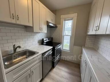 Main picture of 262 Walnut St