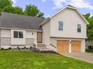 Main picture of 1917 E Stratford Rd