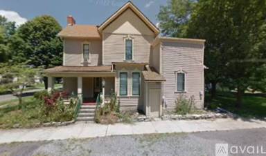 Main picture of 202 E Dobbins Ave