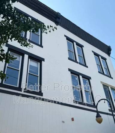 Main picture of 112 High St N