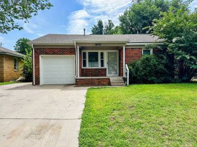 Main picture of 5210 N Willow Ave