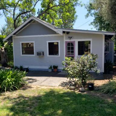 Main picture of 535 E Woodbury Rd