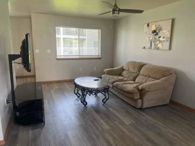 Main picture of 903 E Riggs St