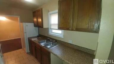 Main picture of 2216 E 72nd St