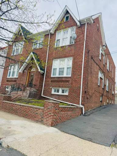 Main picture of 13 Finlay Pl