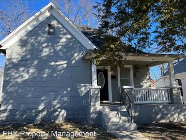 Main picture of 1233 E Thoman St