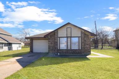 Main picture of 2304 Bluejay Dr