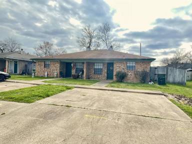 Main picture of 2400 Pecan Ridge Dr