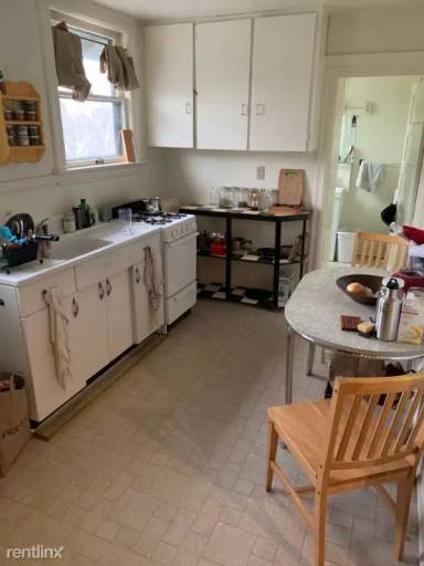 Main picture of 618 W Olin Ave