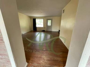 Main picture of 2210 Court St
