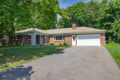Main picture of 9 Aspinwall Rd