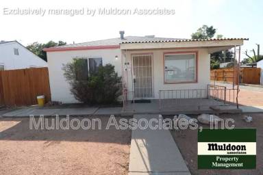Main picture of 2561 Camellia St