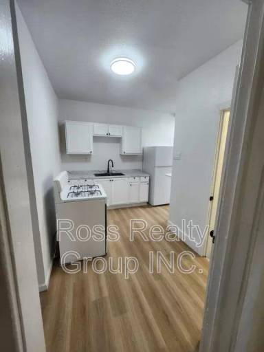 Main picture of 653 Oswald St