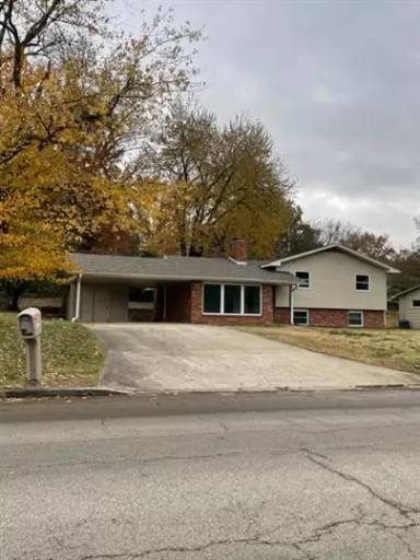 Main picture of 1827 W Cape Rock Dr