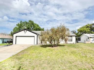 Main picture of 219 Pebble Ct