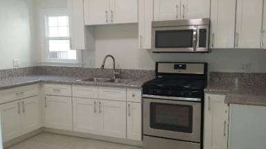 Main picture of 709 E 3rd St