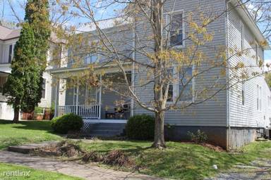 Main picture of 429 W Pine St