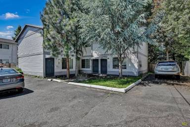 Main picture of 7215 SE Powell Blvd