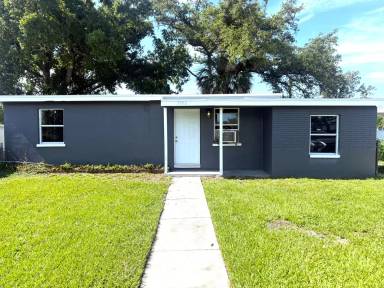Main picture of 3350 Apache St