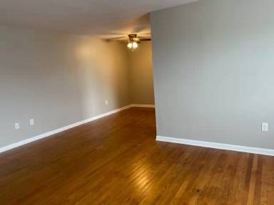 Main picture of 910 McGuire Rd