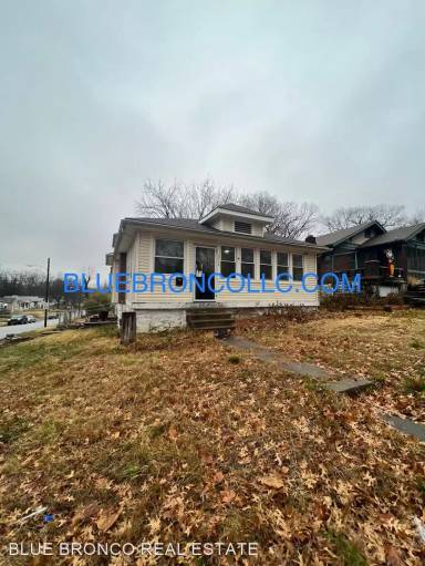 Main picture of 2516 Everett Ave