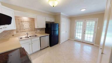 Main picture of 714 Llano Pl