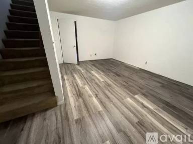 Main picture of Large Townhouse