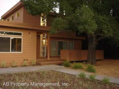 Main picture of 1002 Angelica Way