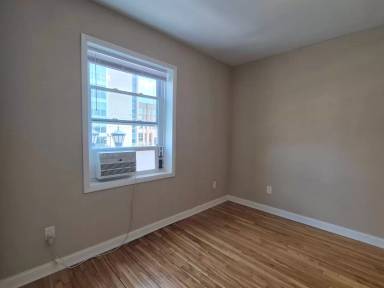 Main picture of 1912 University Ave W