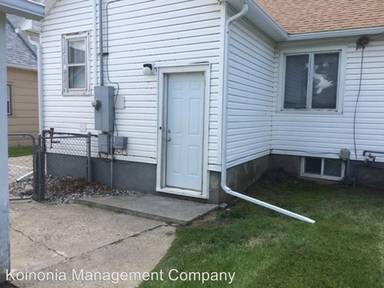 Main picture of 319 1/2 S 35th St