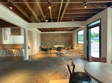 Main picture of 5277 W Jefferson Blvd