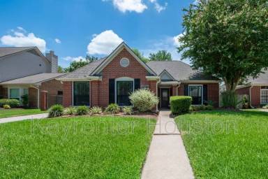 Main picture of 926 Sunrise Knoll Way