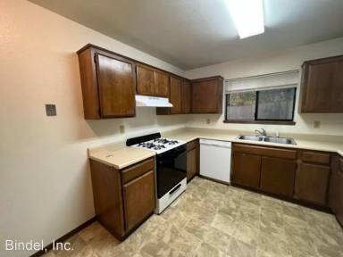 Main picture of 1865 Myrtle Ave