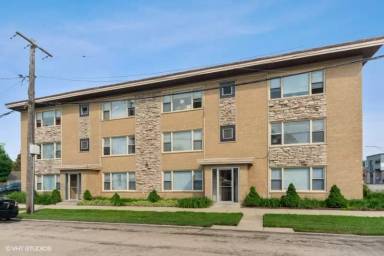 Main picture of 6047 N Northwest Hwy