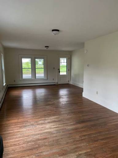 Main picture of 15 E Main St