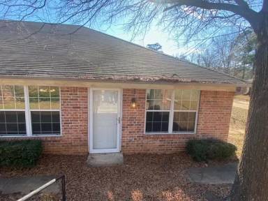 Main picture of 4841 N Park Rd