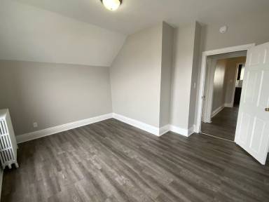 Main picture of 1905 W 1st St
