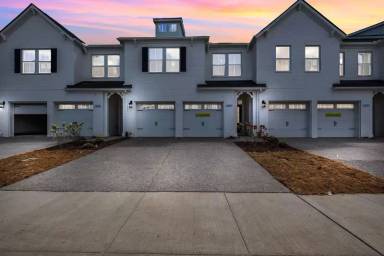 Main picture of 603 Club View Way