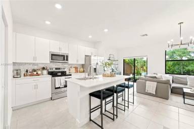 Main picture of 25540 SW 108th Ave