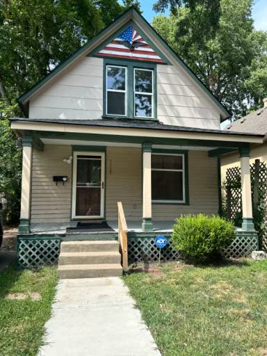 Main picture of 1112 W 41st St