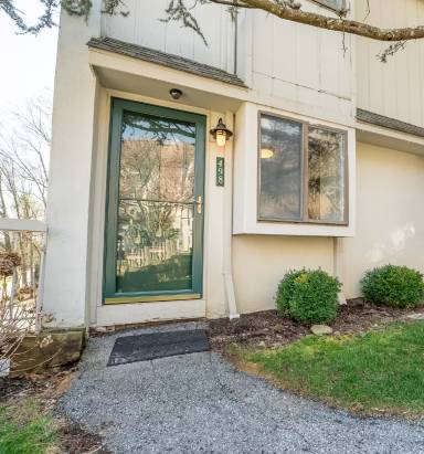 Main picture of 498 Summit House