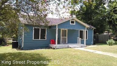 Main picture of 203 E Mustang St